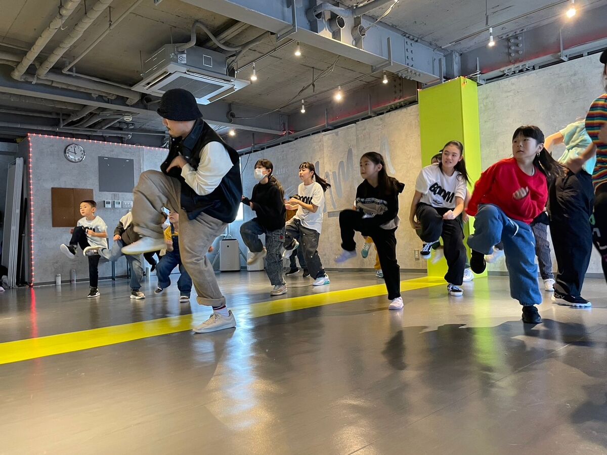 子どものダンスは何歳から?「早いほど有利」が迷信である理由【現場の本音】
